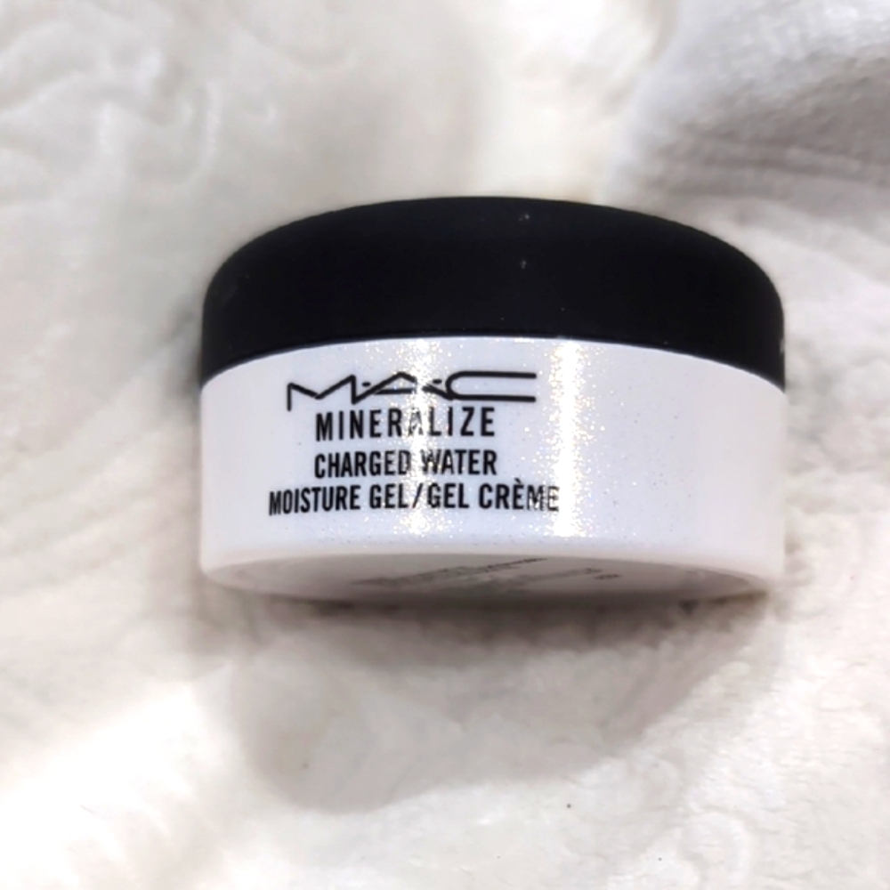 MAC Cosmetics Mineralize Charged Water Moisture Gel Creme New 1.7 Fl Oz